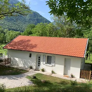 Hébergement de vacances La Petite Maison-les Logis D'agaliaure, Château-Verdun